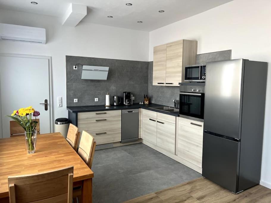 Moderne, Stilvolle Ferienwohnung In Eich Eich  Ngoại thất bức ảnh